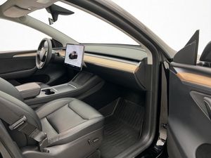 Tesla Model Y bild 25