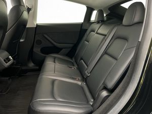Tesla Model Y bild 16