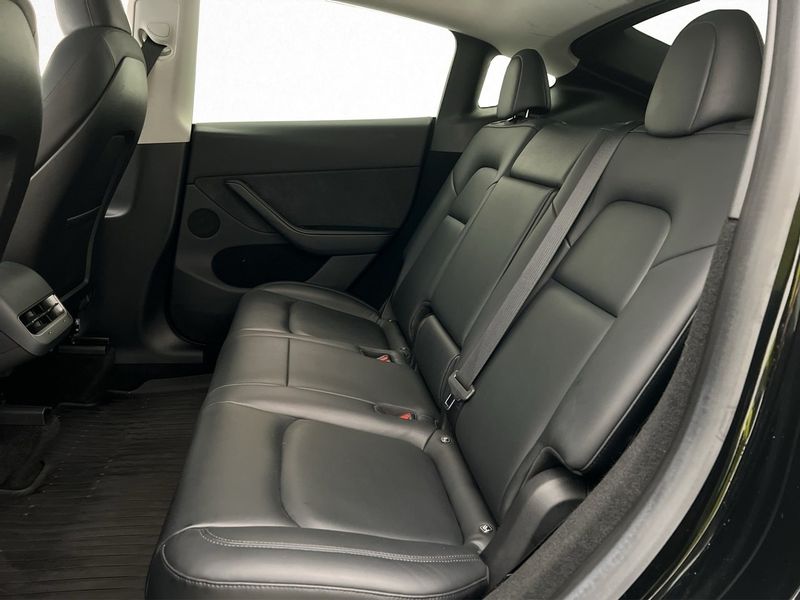 Tesla Model Y bild 16