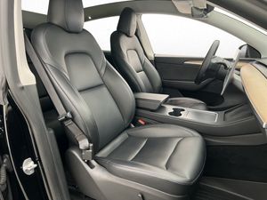 Tesla Model Y bild 15