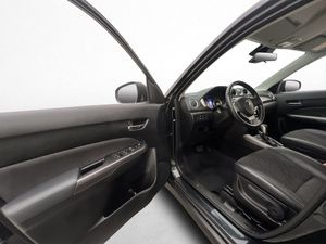 Suzuki Vitara bild 11