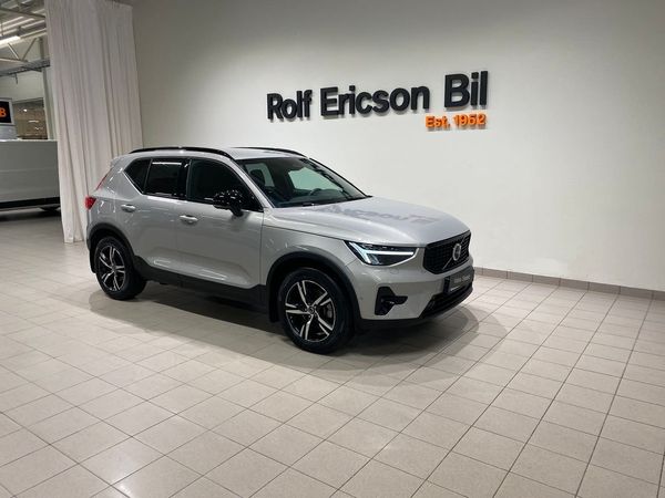 Volvo XC40 B3 FWD Bensin Plus Dark - 2025