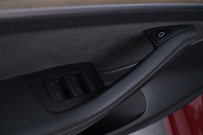 Tesla Model 3 bild 9