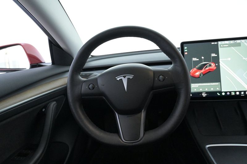 Tesla Model 3 bild 7