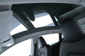Tesla Model Y bild 24