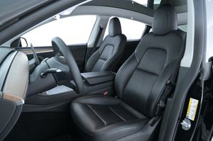 Tesla Model Y bild 9