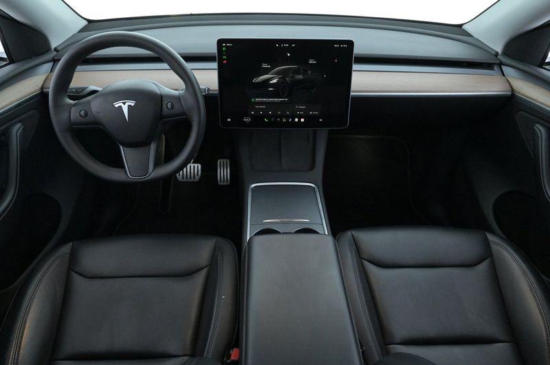 Tesla Model Y bild 6