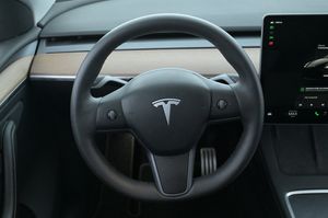 Tesla Model Y bild 7