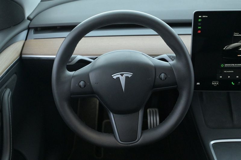Tesla Model Y bild 7