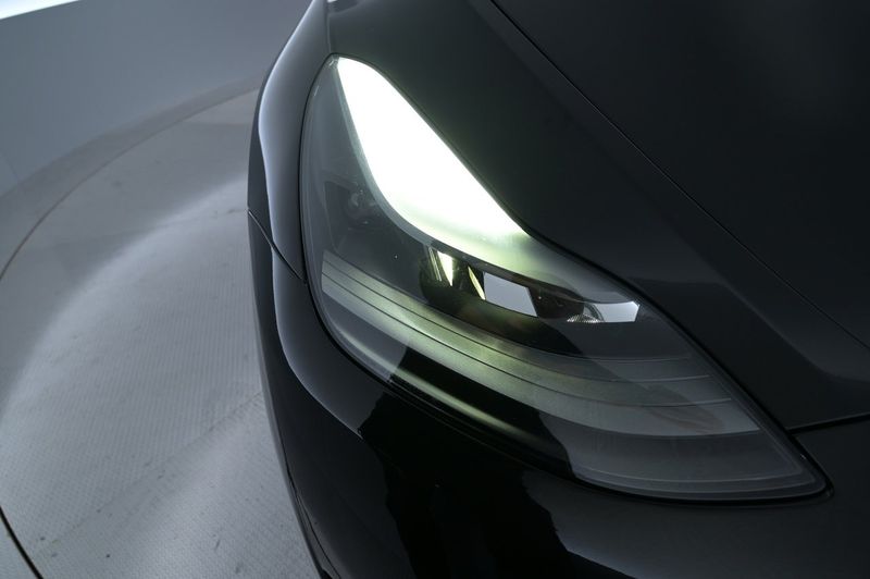 Tesla Model Y bild 26