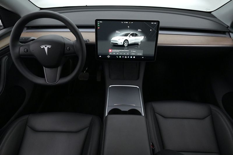 Tesla Model Y bild 6