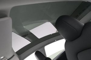 Tesla Model Y bild 25