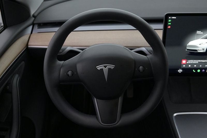 Tesla Model Y bild 7