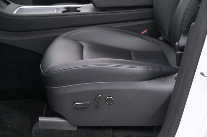 Tesla Model Y bild 11