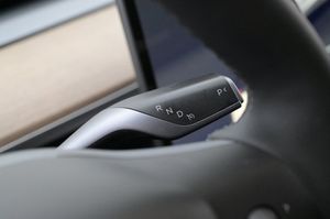 Tesla Model Y bild 8