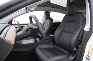 Tesla Model Y bild 9