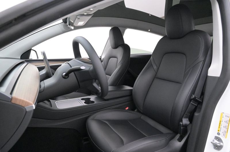 Tesla Model Y bild 9