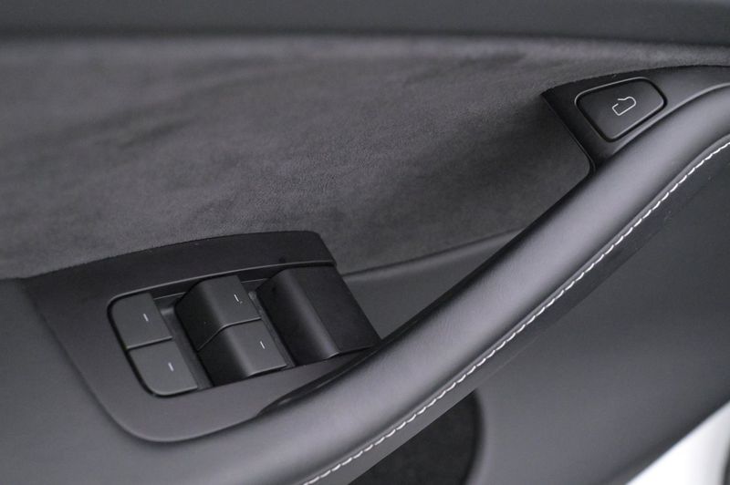 Tesla Model Y bild 10