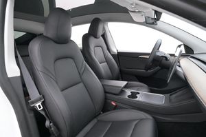 Tesla Model Y bild 12