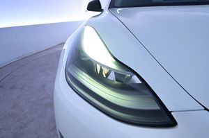 Tesla Model 3 bild 26