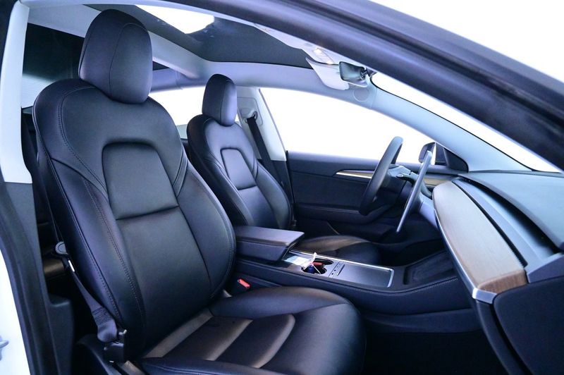 Tesla Model 3 bild 12