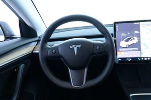 Tesla Model 3 bild 7
