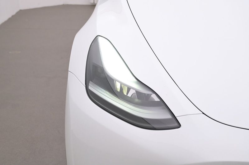 Tesla Model Y bild 26