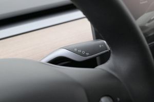 Tesla Model Y bild 8