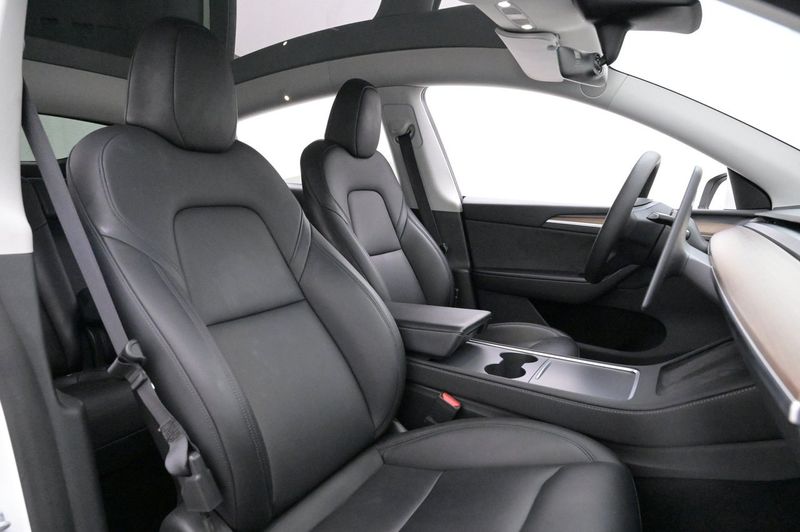 Tesla Model Y bild 12