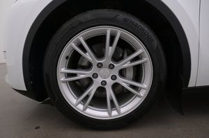 Tesla Model Y bild 27