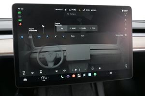 Tesla Model Y bild 18