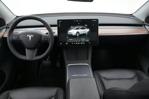 Tesla Model Y bild 6