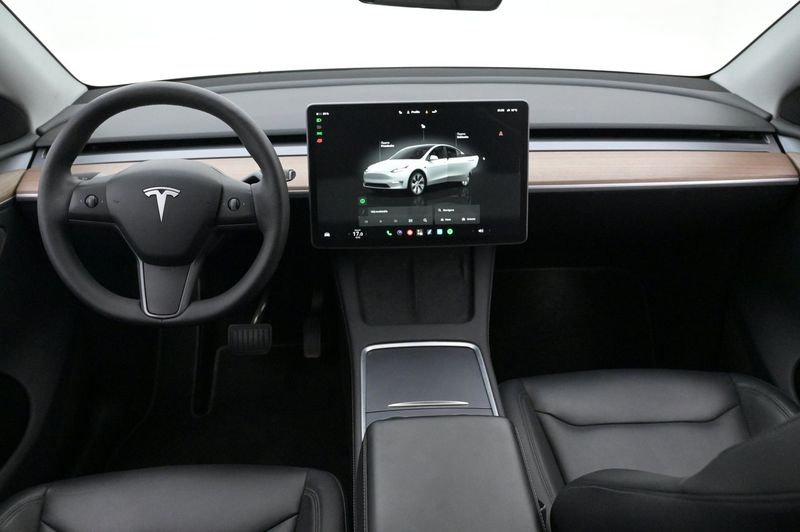 Tesla Model Y bild 6