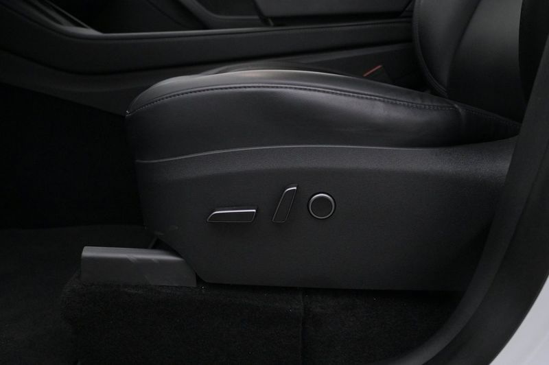 Tesla Model Y bild 11