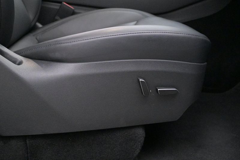 Tesla Model Y bild 13