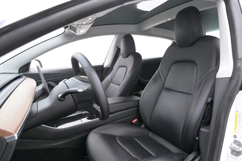 Tesla Model 3 bild 8