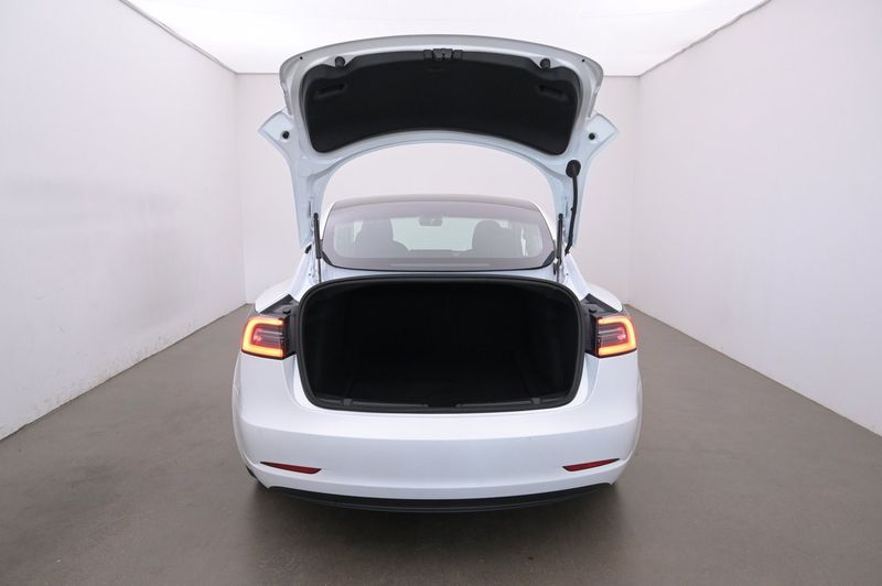Tesla Model 3 bild 23