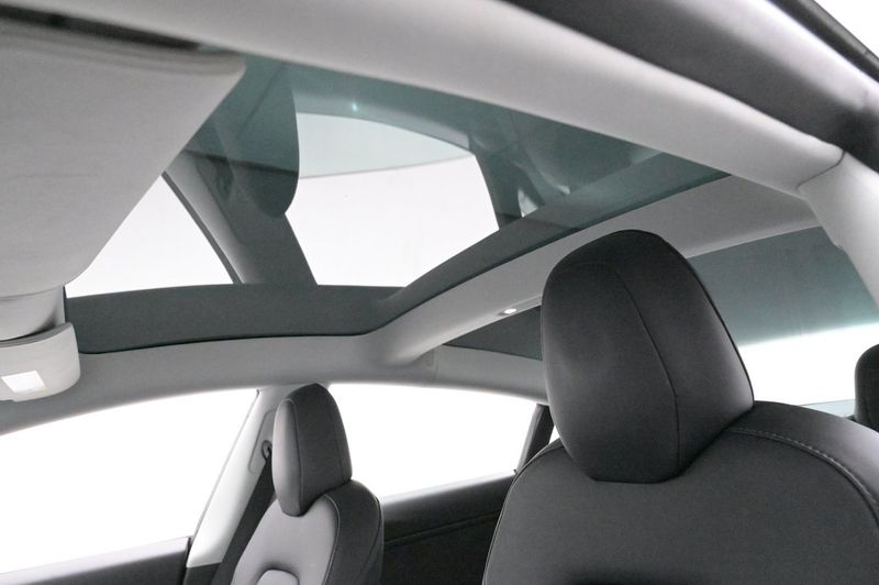Tesla Model 3 bild 21