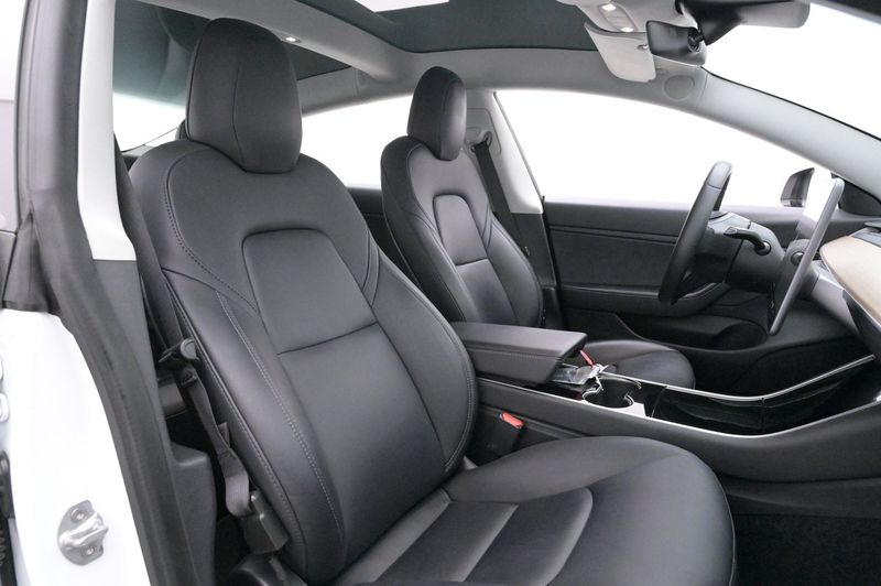 Tesla Model 3 bild 10