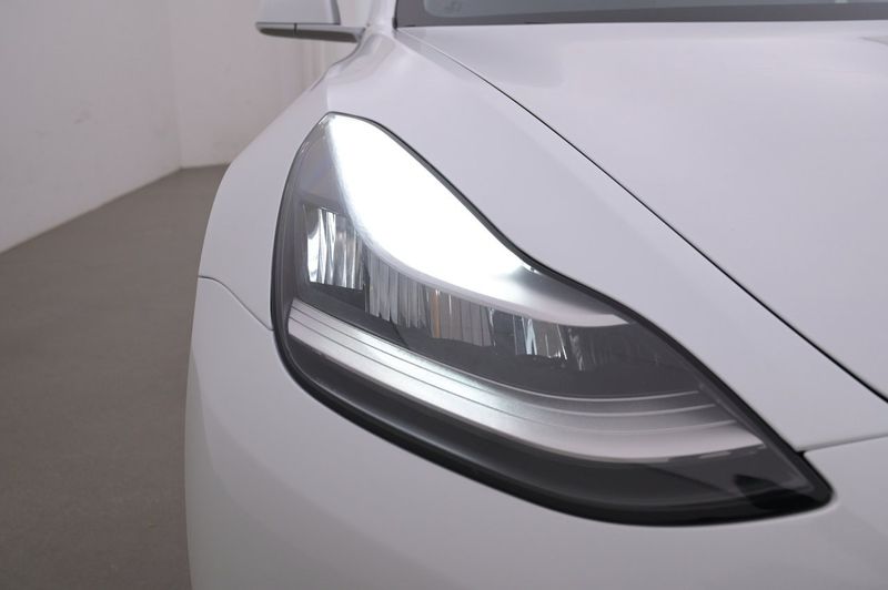 Tesla Model 3 bild 25