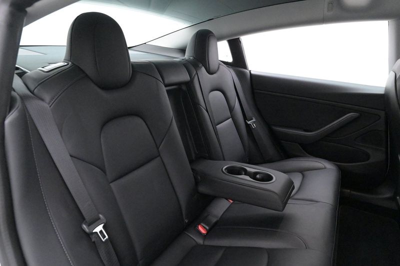 Tesla Model 3 bild 22