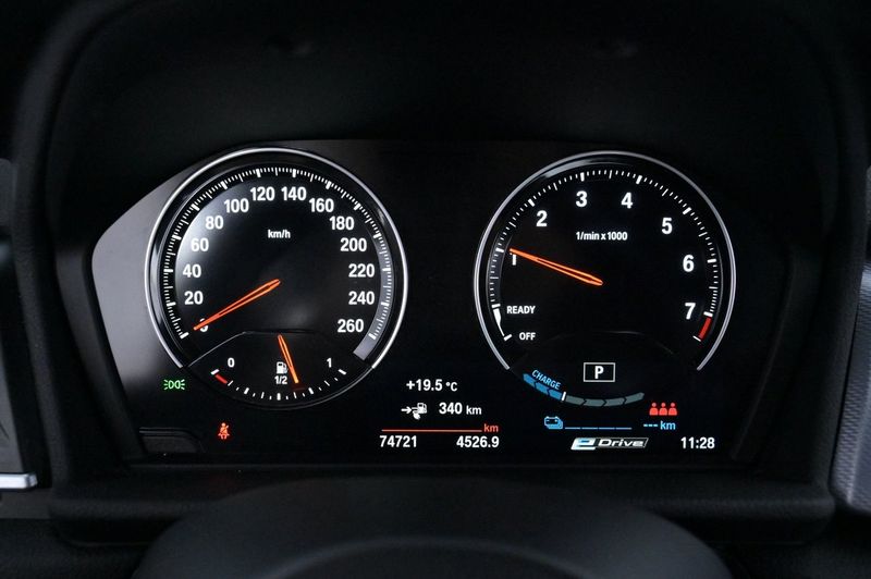 BMW 225 bild 10