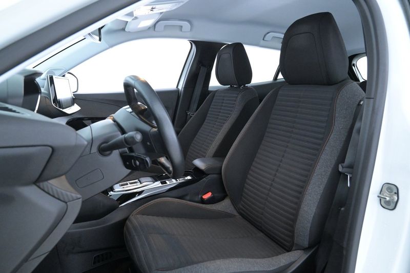 Peugeot e-2008 bild 10