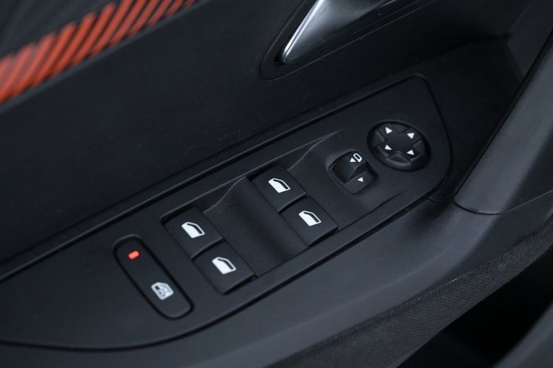 Peugeot e-2008 bild 11
