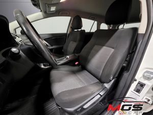 Toyota Avensis bild 15