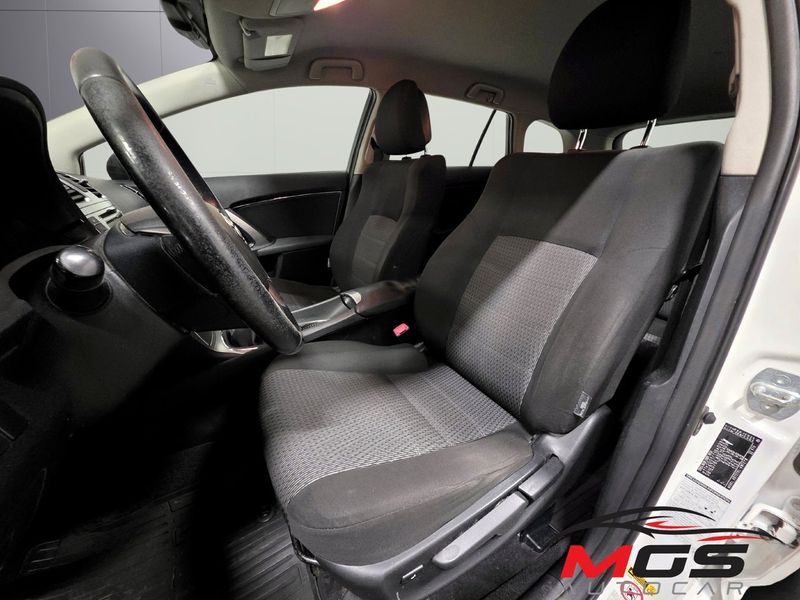 Toyota Avensis bild 15
