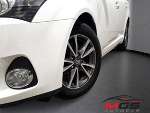 Toyota Avensis bild 9