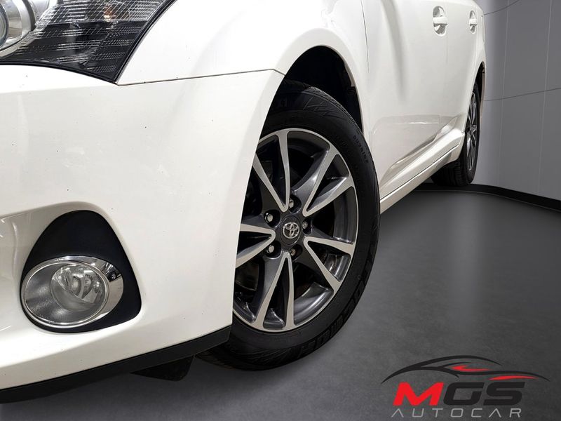Toyota Avensis bild 9