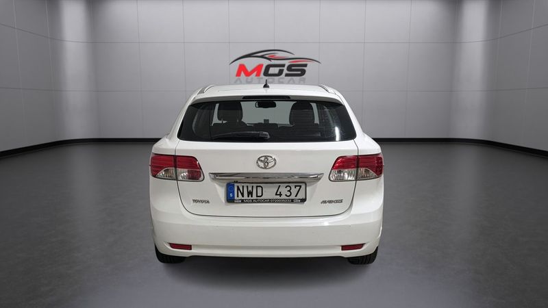 Toyota Avensis bild 7