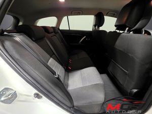 Toyota Avensis bild 13